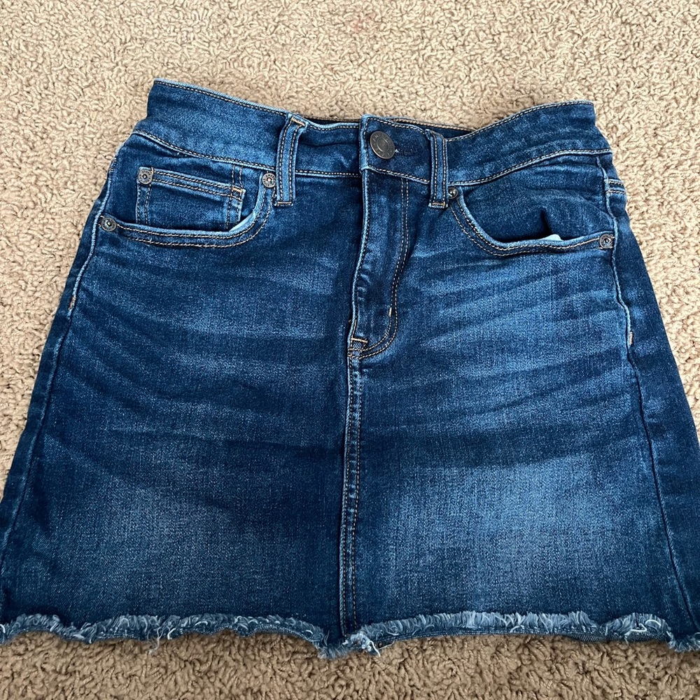 American Eagle: stretchy material size 2 skort